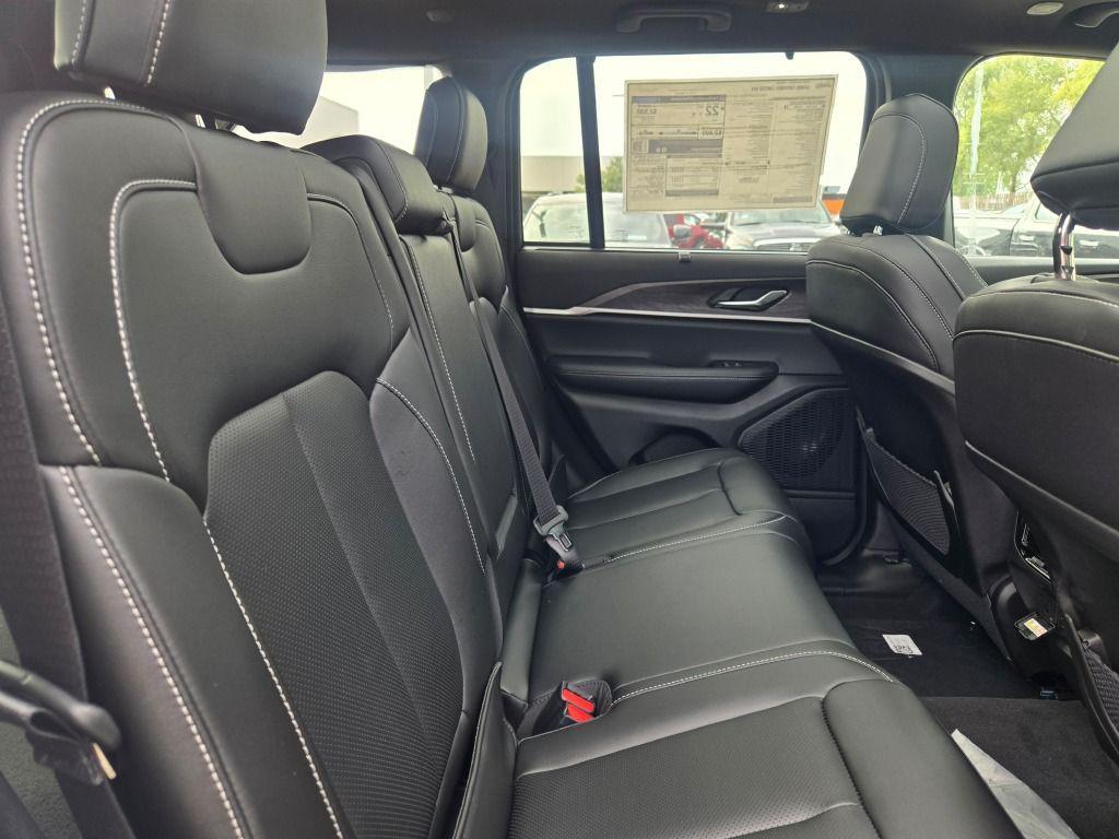 new 2025 Jeep Grand Cherokee car, priced at $45,938