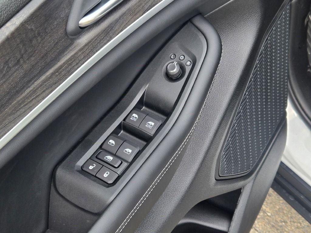 new 2025 Jeep Grand Cherokee car, priced at $45,938