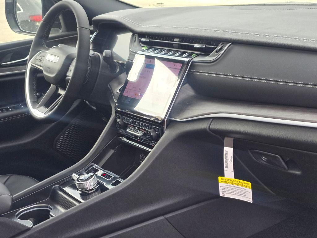 new 2025 Jeep Grand Cherokee car, priced at $45,938