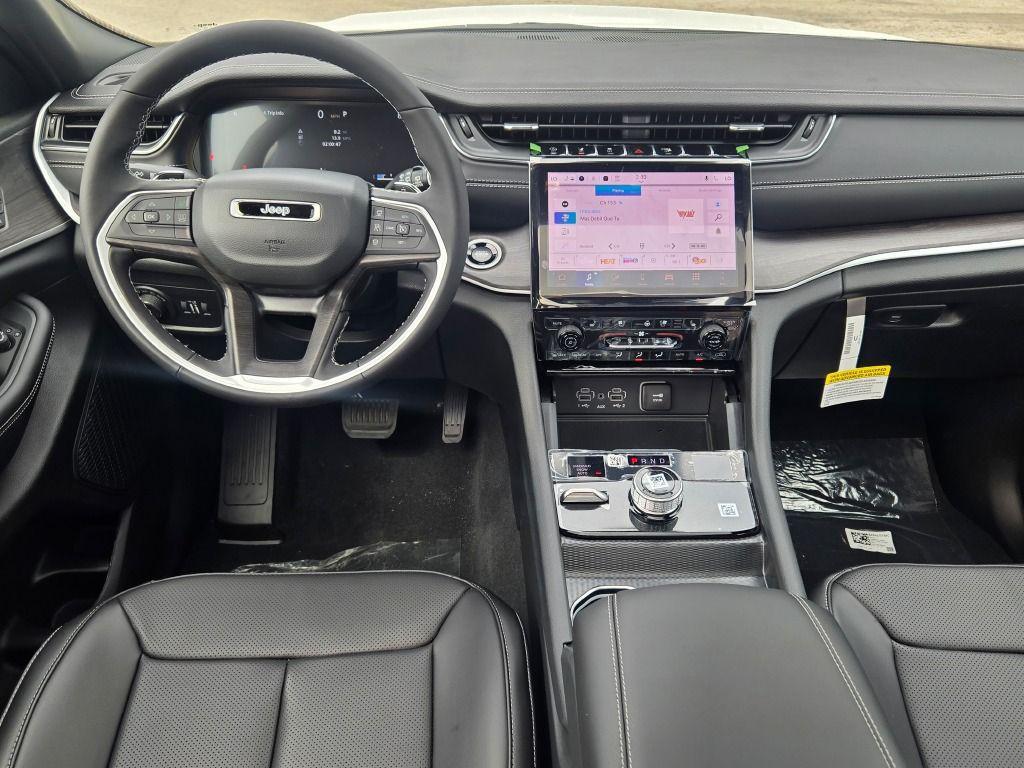 new 2025 Jeep Grand Cherokee car, priced at $45,938