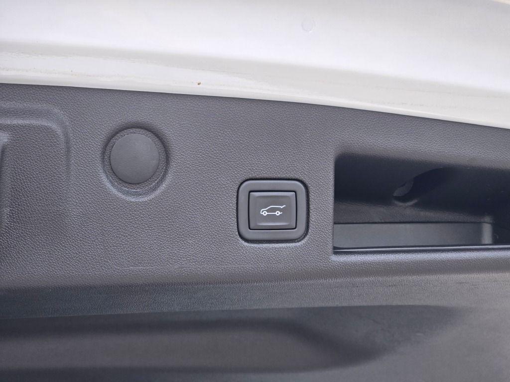 used 2023 Chevrolet Equinox car, priced at $22,997