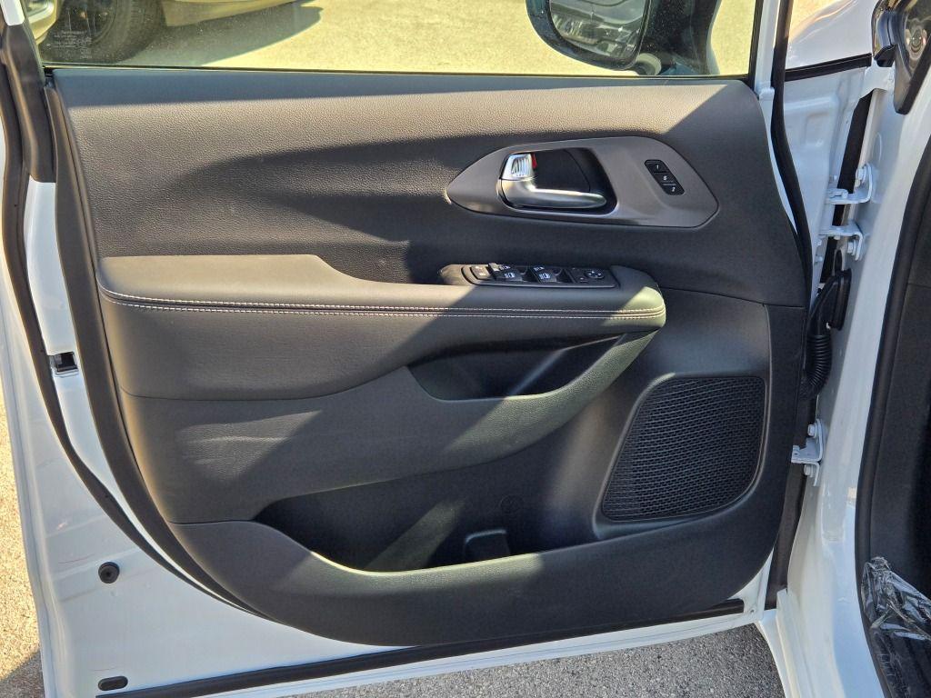 new 2026 Chrysler Pacifica car, priced at $42,008