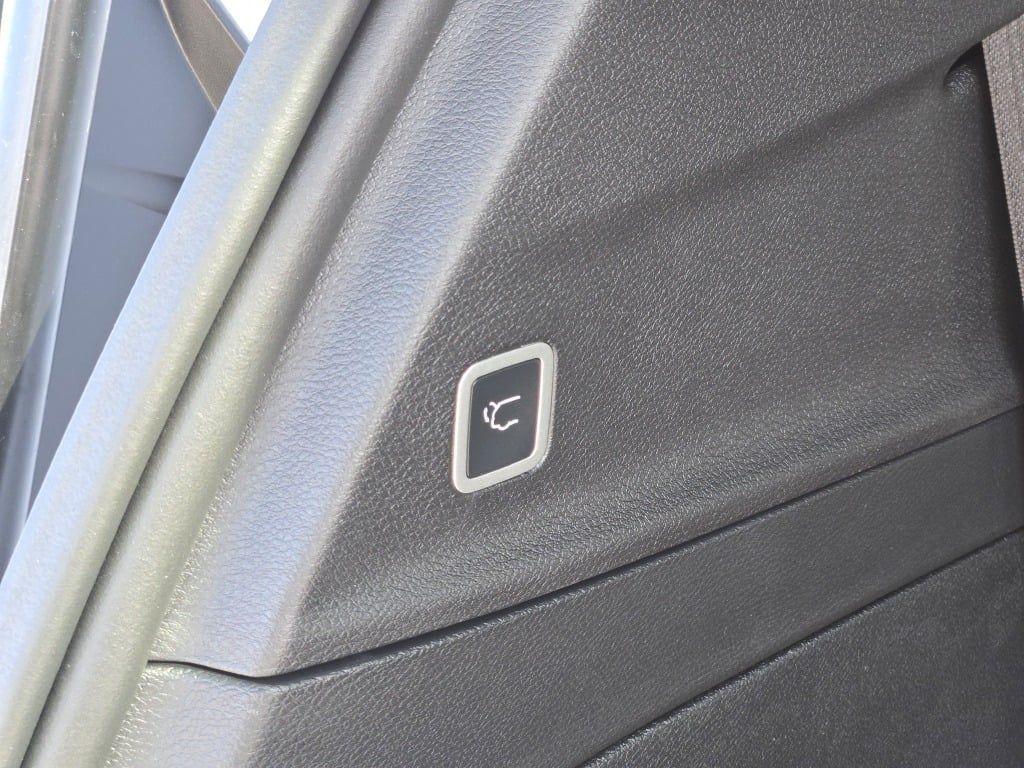 new 2026 Chrysler Pacifica car, priced at $39,903