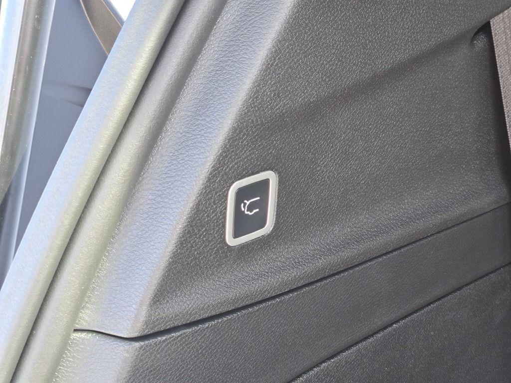 new 2026 Chrysler Pacifica car, priced at $42,008