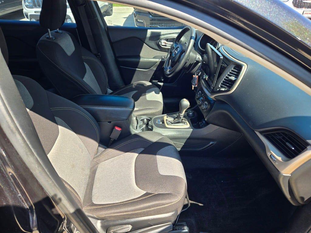 used 2016 Jeep Cherokee car, priced at $10,234