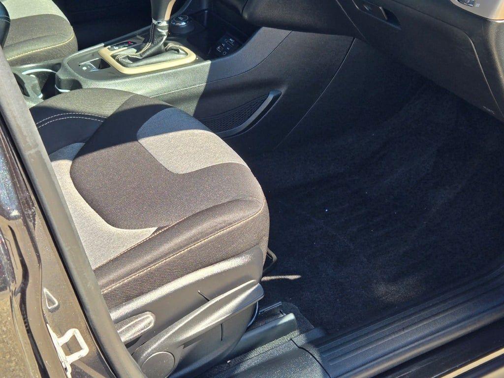 used 2016 Jeep Cherokee car, priced at $10,234