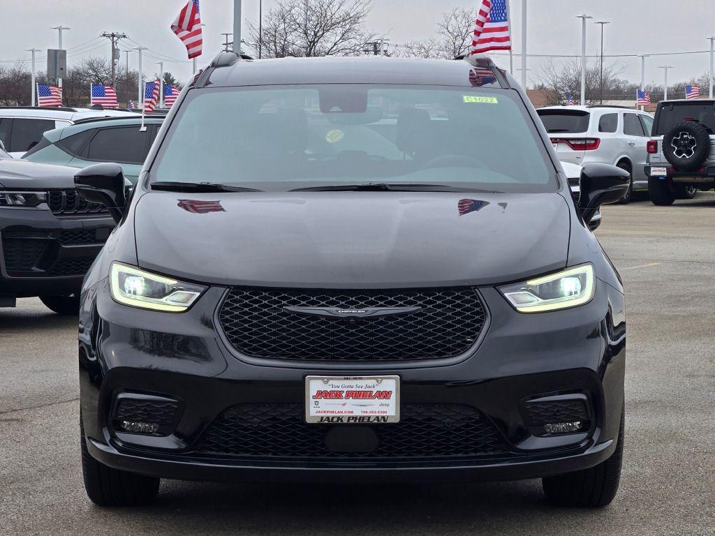 new 2026 Chrysler Pacifica car, priced at $45,427