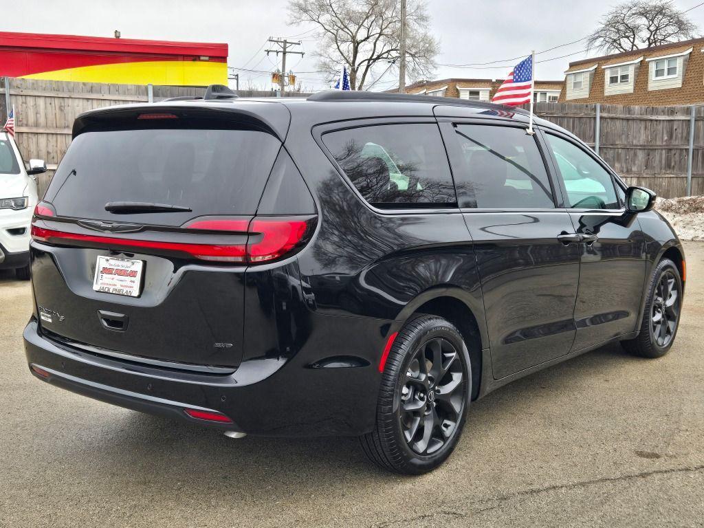 new 2026 Chrysler Pacifica car, priced at $45,427