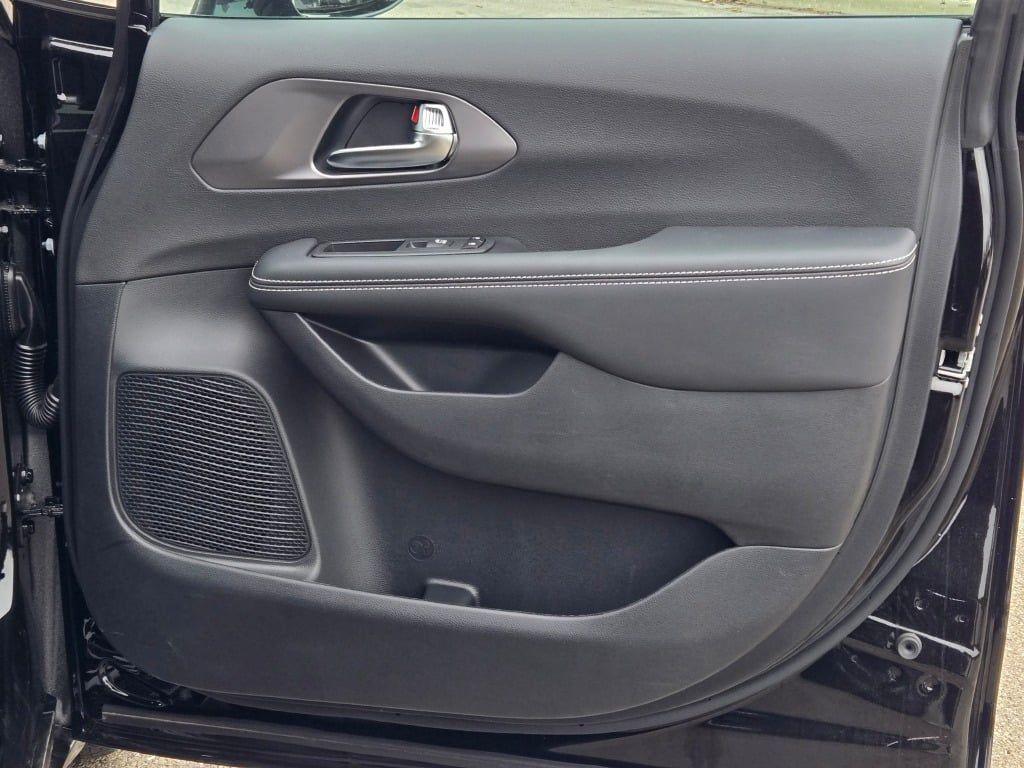 new 2026 Chrysler Pacifica car