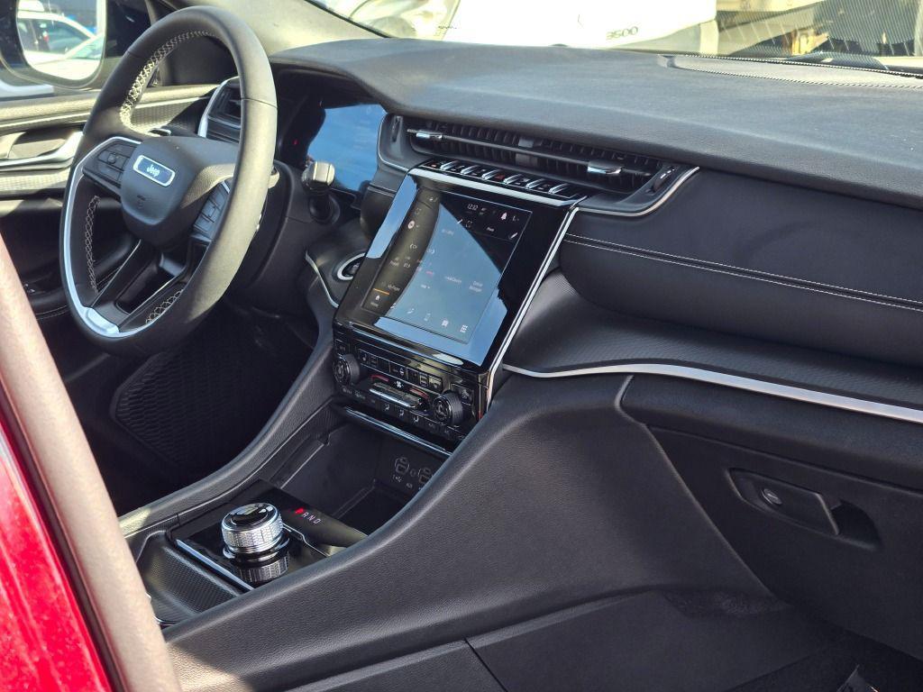 used 2024 Jeep Grand Cherokee car, priced at $32,949