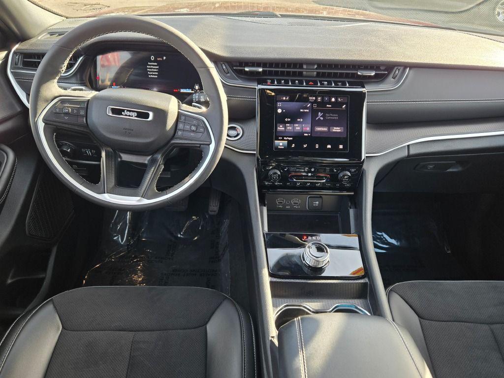 used 2024 Jeep Grand Cherokee car, priced at $32,949