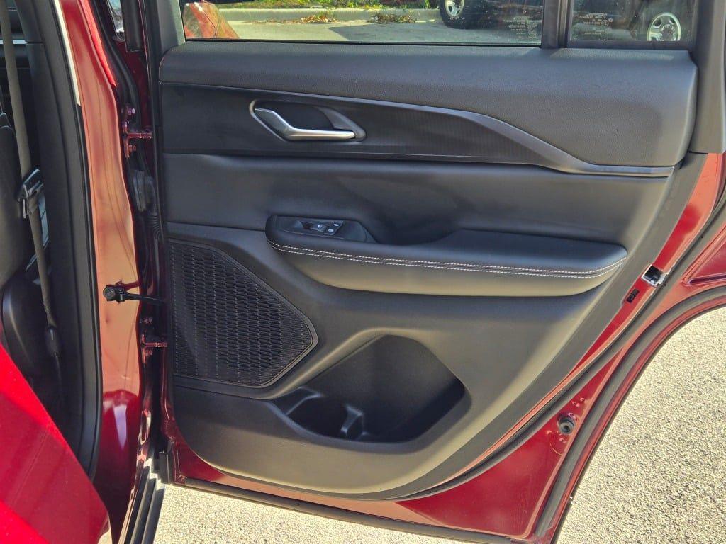 used 2024 Jeep Grand Cherokee car, priced at $32,949