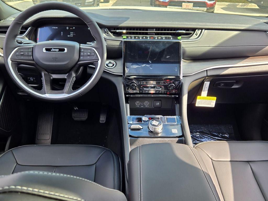 new 2025 Jeep Grand Cherokee car, priced at $46,403