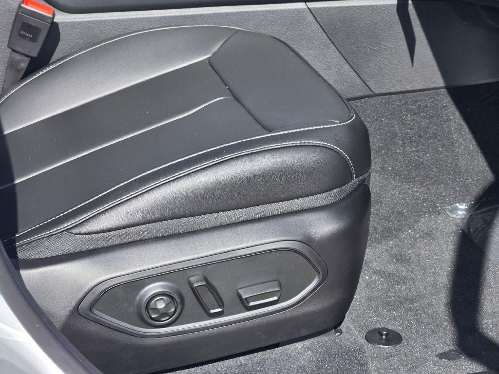 new 2025 Jeep Grand Cherokee car, priced at $46,403