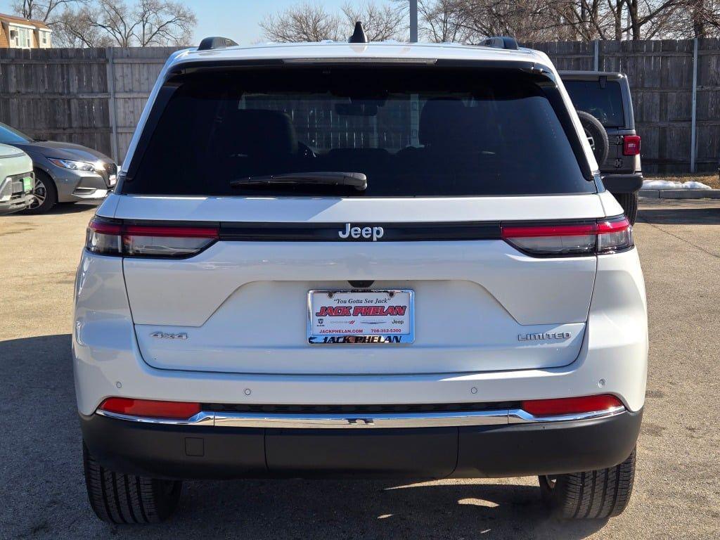 new 2025 Jeep Grand Cherokee car, priced at $42,688