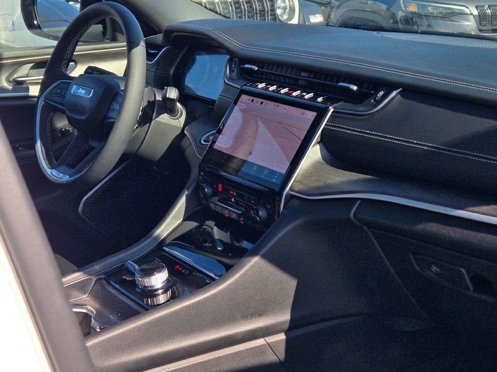 new 2025 Jeep Grand Cherokee car, priced at $42,688