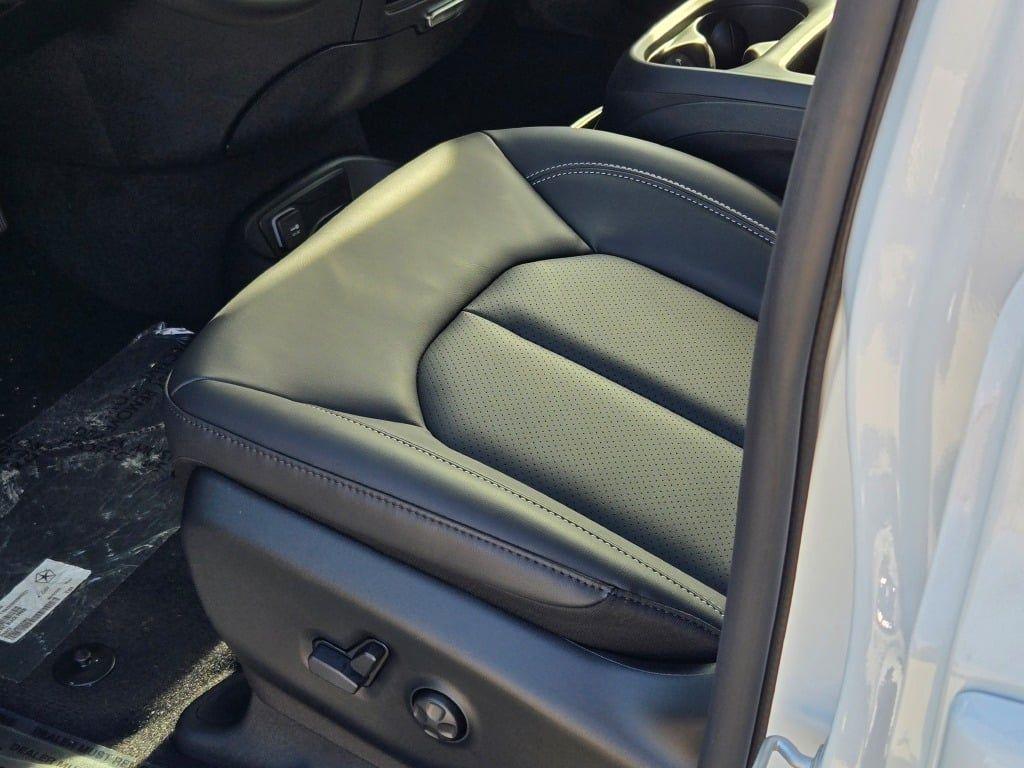 new 2026 Chrysler Pacifica car, priced at $39,616
