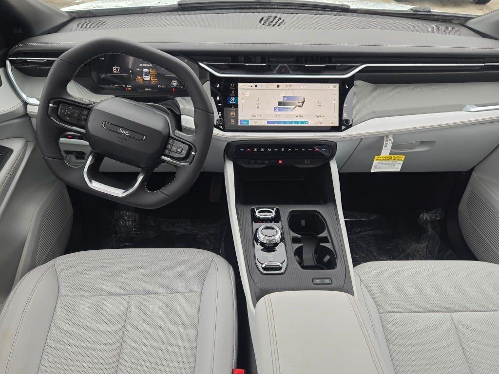 new 2026 Jeep Cherokee car, priced at $40,273