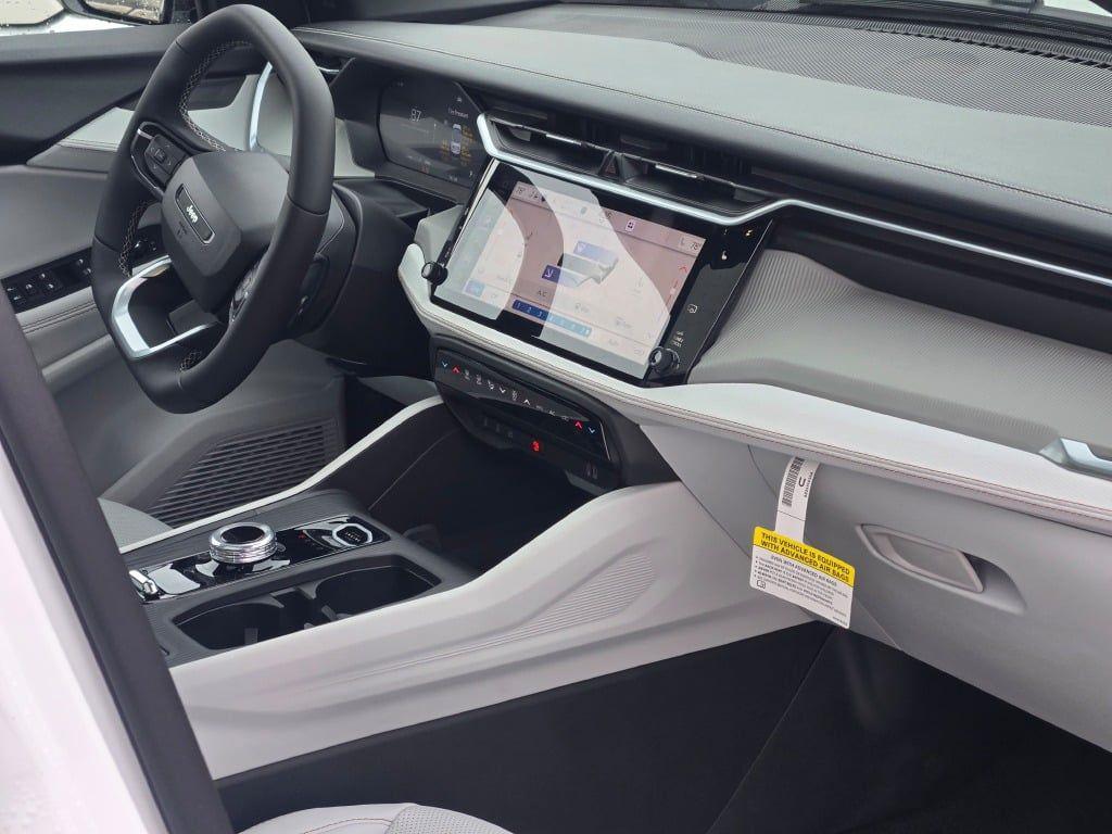 new 2026 Jeep Cherokee car, priced at $40,273