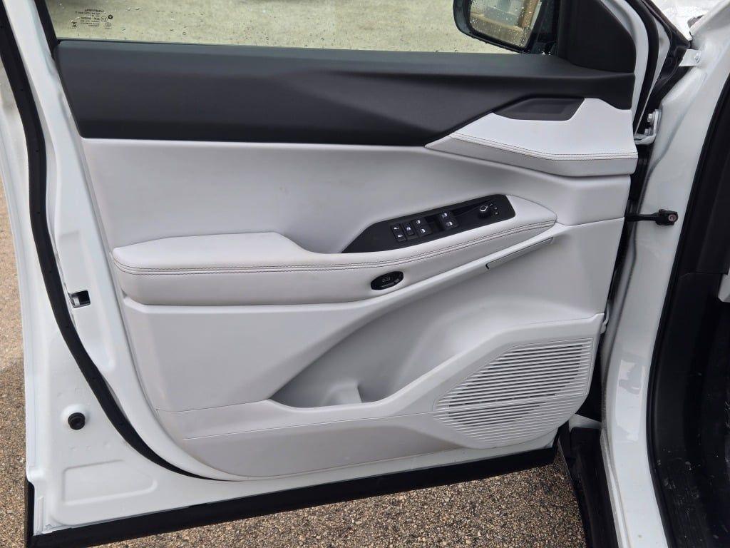 new 2026 Jeep Cherokee car, priced at $40,273