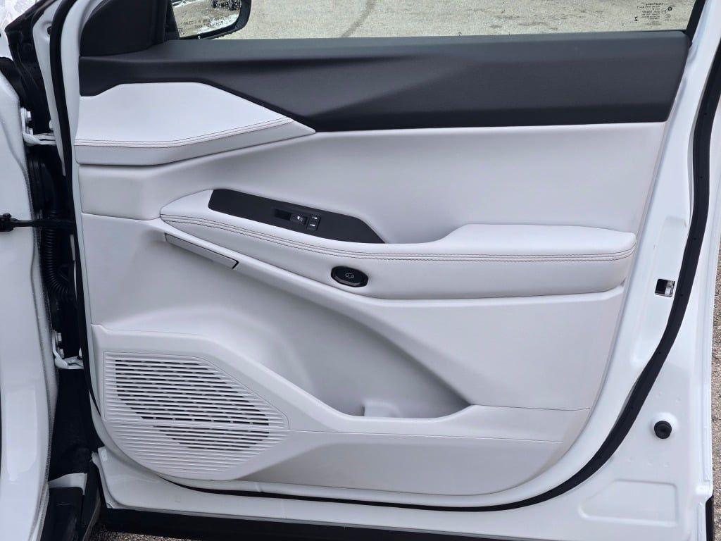 new 2026 Jeep Cherokee car, priced at $40,273