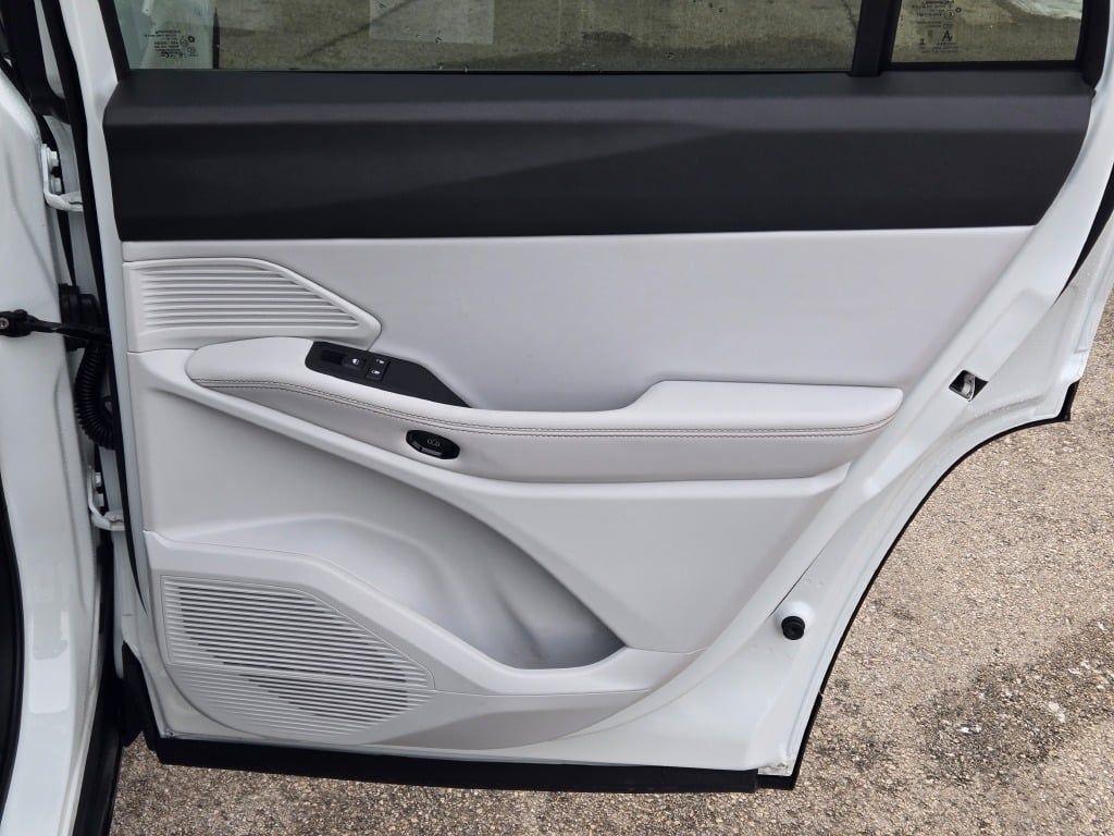 new 2026 Jeep Cherokee car, priced at $40,273