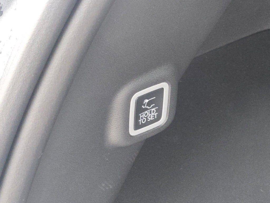 new 2026 Jeep Cherokee car, priced at $40,273