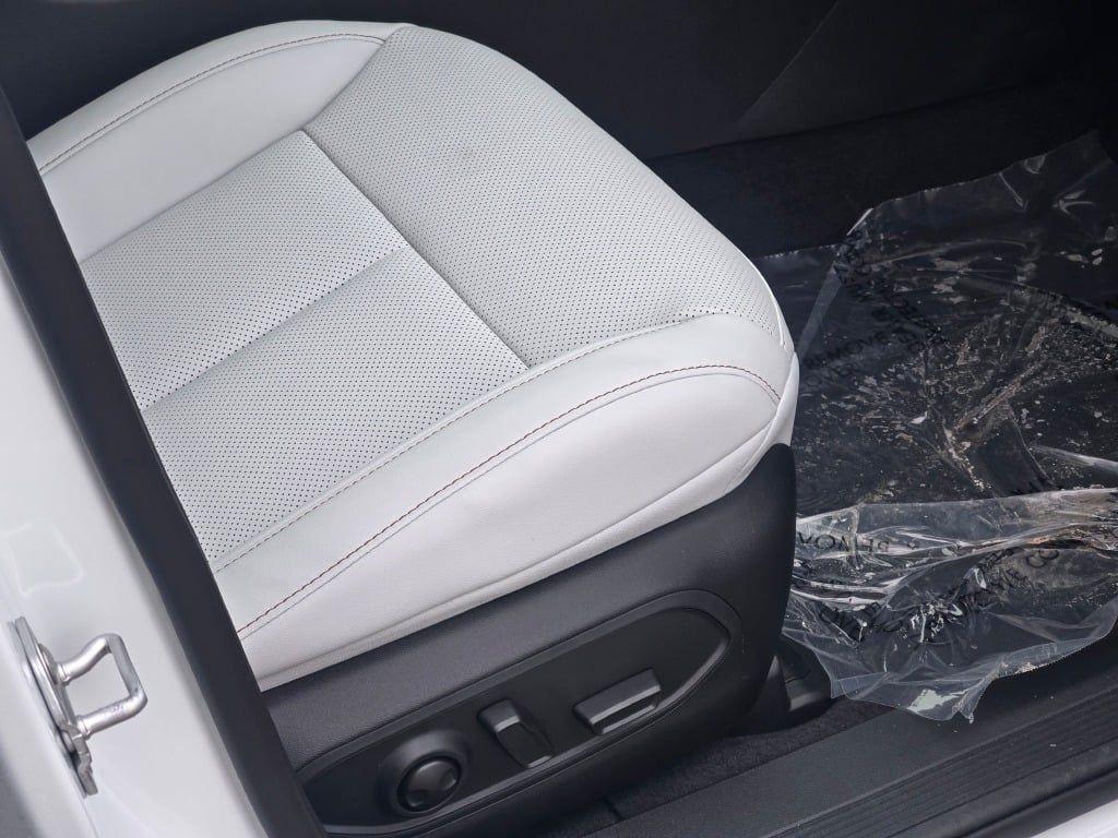 new 2026 Jeep Cherokee car, priced at $40,273