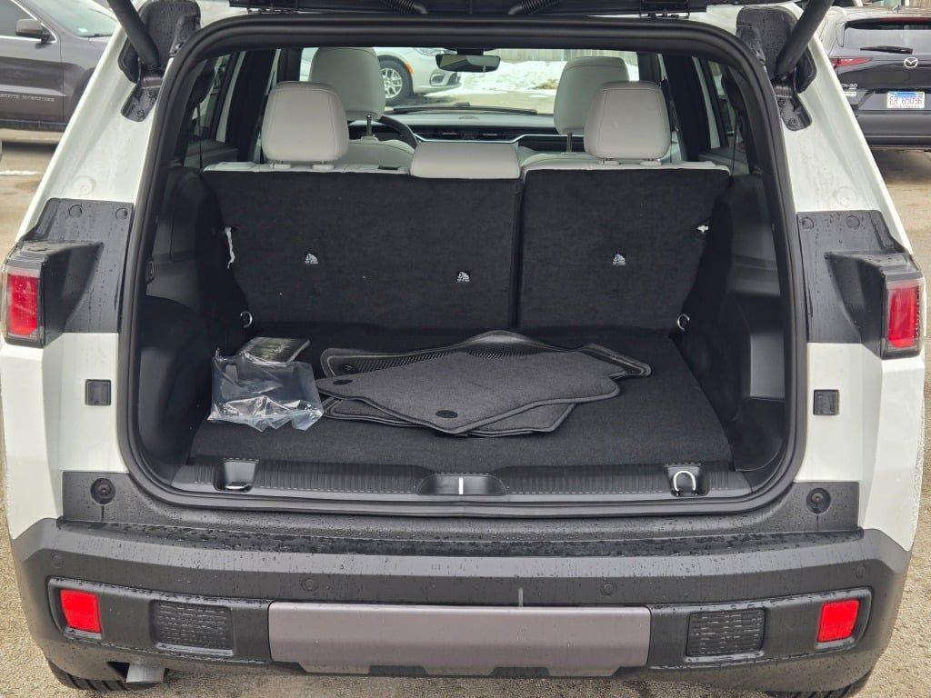 new 2026 Jeep Cherokee car, priced at $40,273