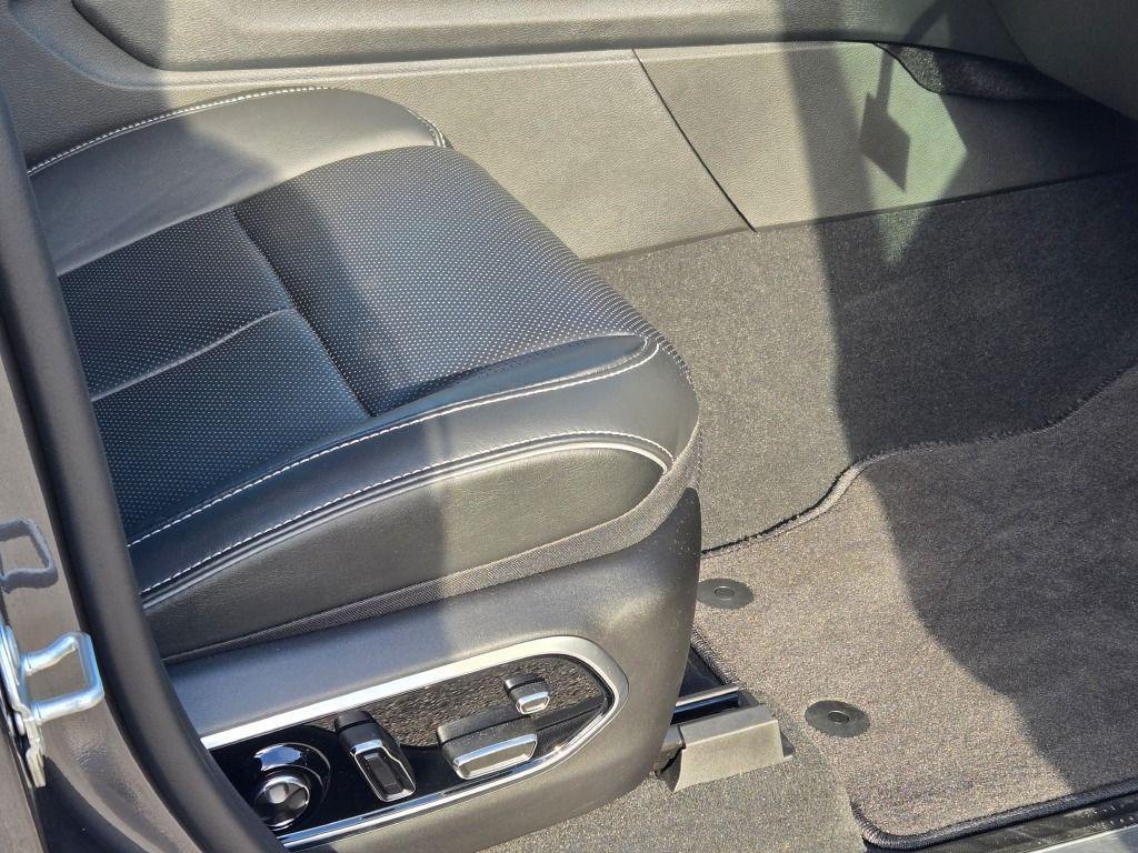 new 2025 Jeep Grand Cherokee car, priced at $50,855