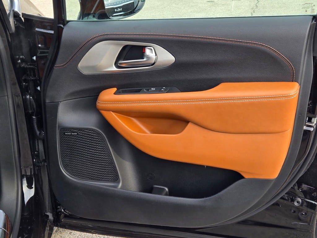 new 2026 Chrysler Pacifica car, priced at $52,279