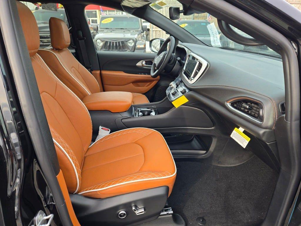 new 2026 Chrysler Pacifica car, priced at $52,279