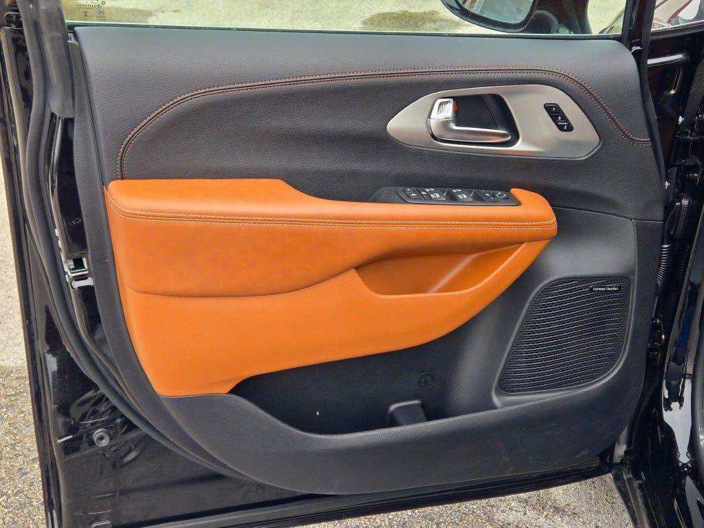 new 2026 Chrysler Pacifica car, priced at $52,279