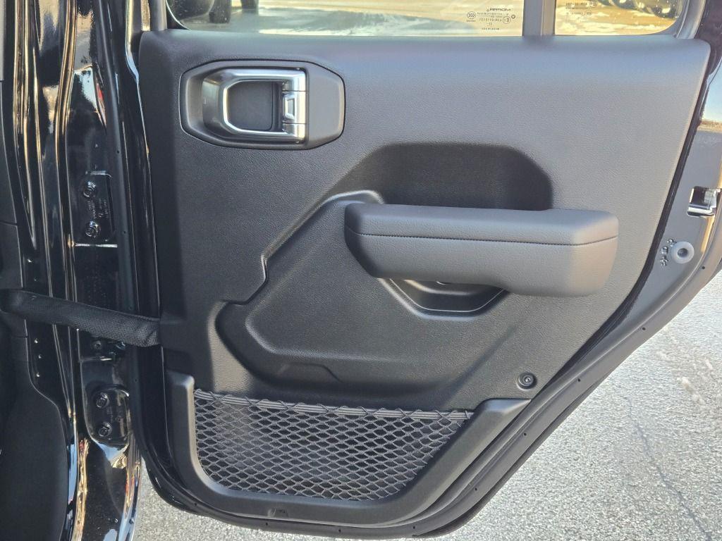 new 2026 Jeep Wrangler car, priced at $43,521