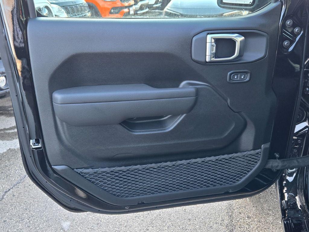 new 2026 Jeep Wrangler car, priced at $43,521