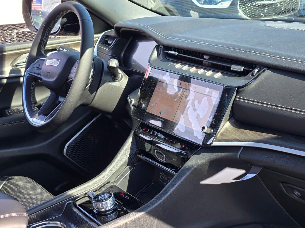 new 2026 Jeep Grand Cherokee car, priced at $48,824