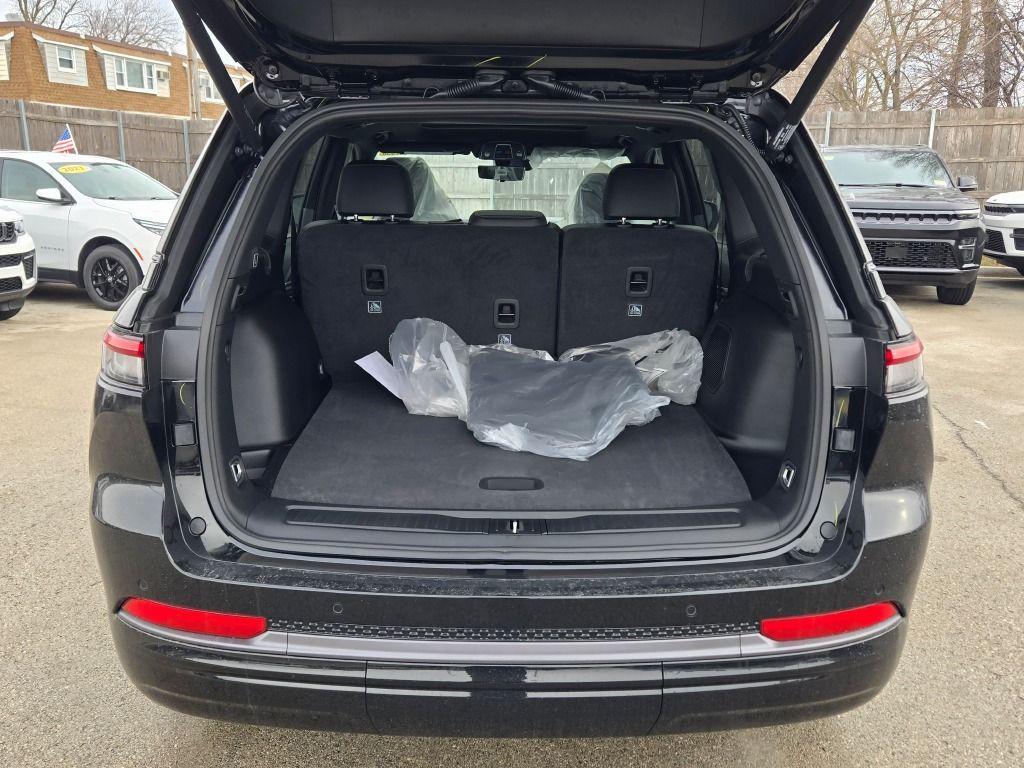 new 2026 Jeep Grand Cherokee car, priced at $51,853