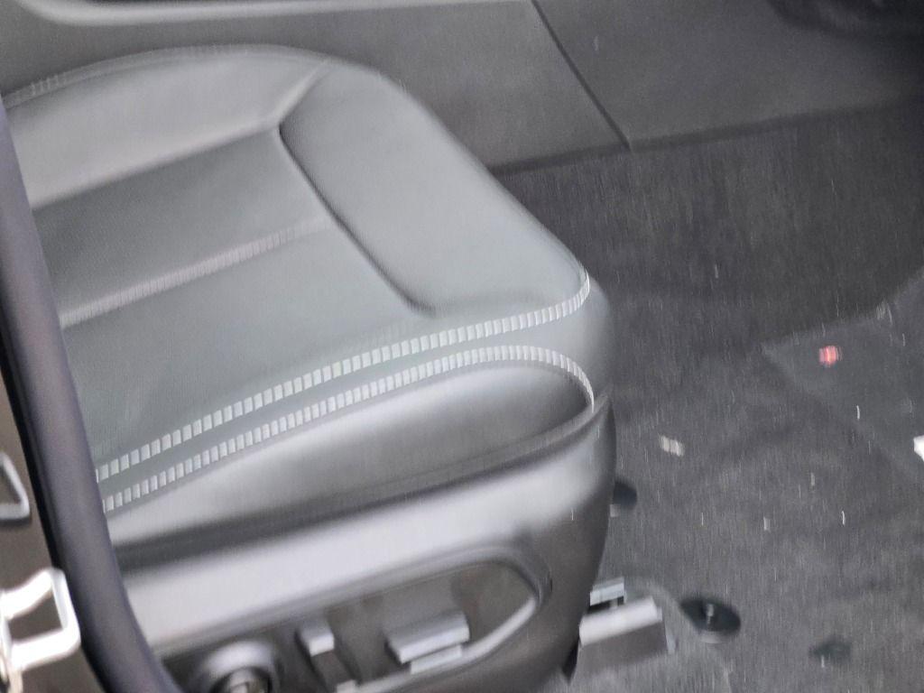 new 2026 Jeep Grand Cherokee car, priced at $51,853