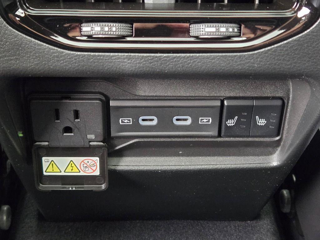 new 2026 Jeep Grand Cherokee car, priced at $51,853