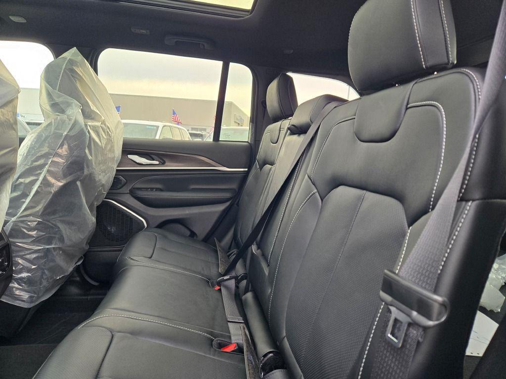 new 2026 Jeep Grand Cherokee car, priced at $51,853