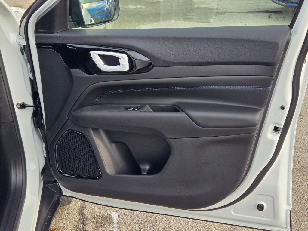 new 2026 Jeep Compass car, priced at $29,282