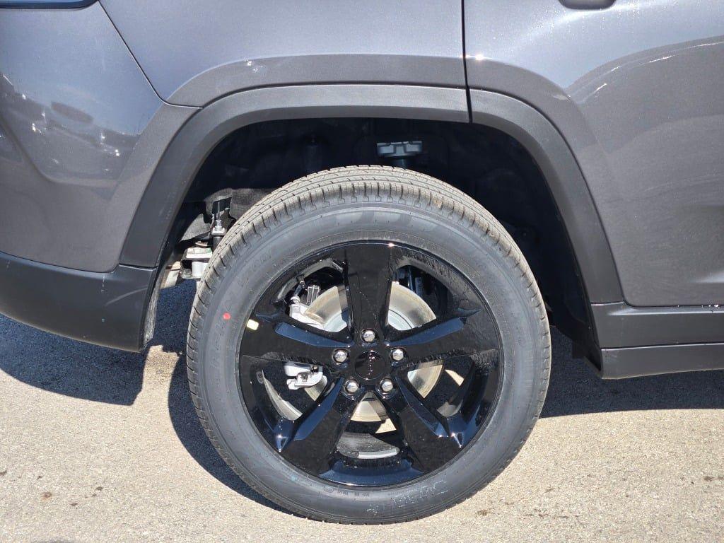 new 2026 Jeep Grand Cherokee car, priced at $46,750