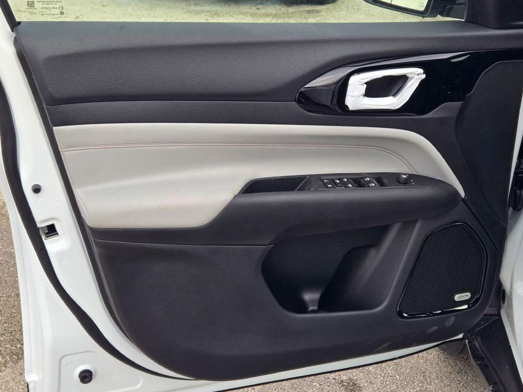 new 2026 Jeep Compass car, priced at $32,298