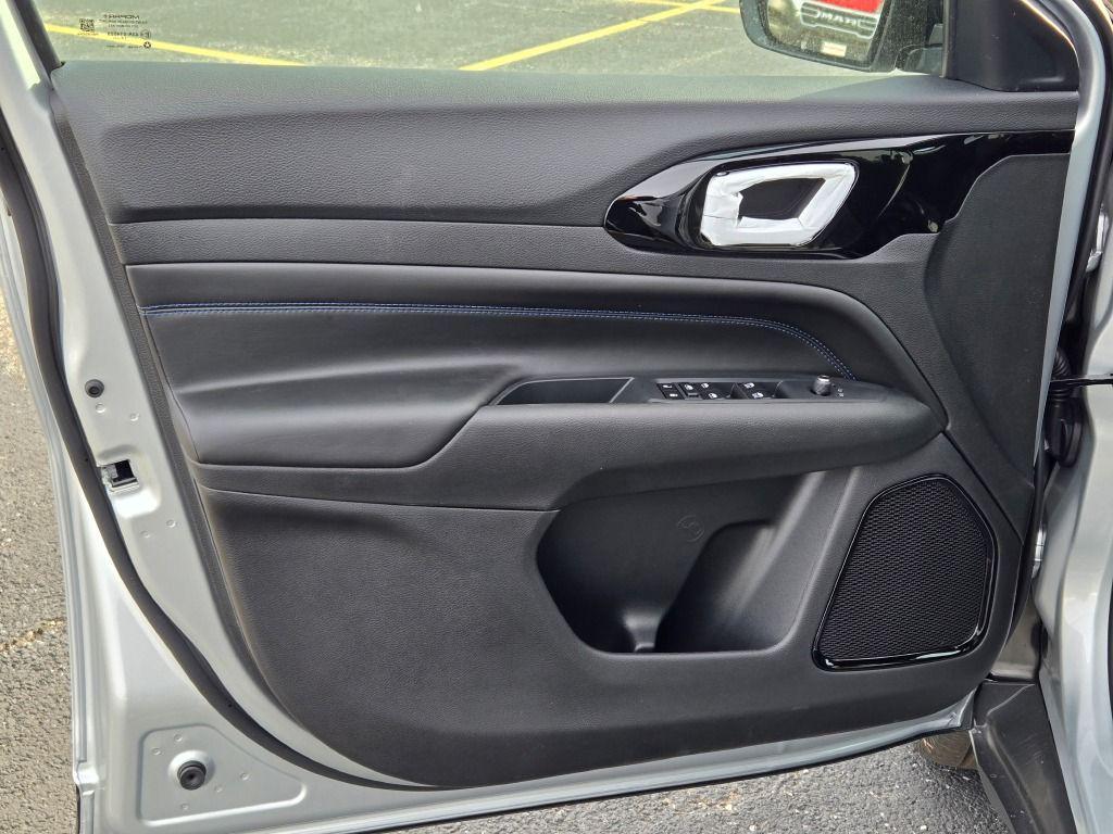 new 2026 Jeep Compass car, priced at $33,327