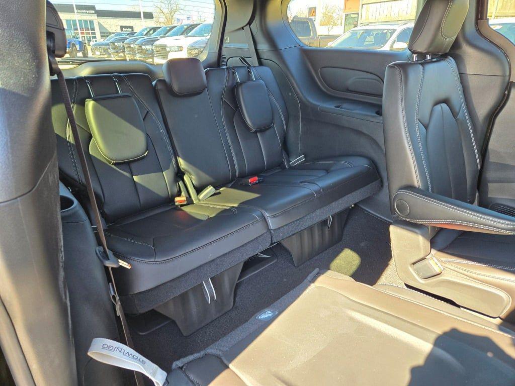 new 2026 Chrysler Pacifica car, priced at $38,816