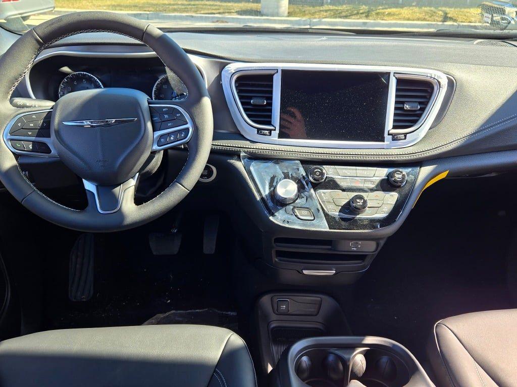 new 2026 Chrysler Pacifica car, priced at $38,816