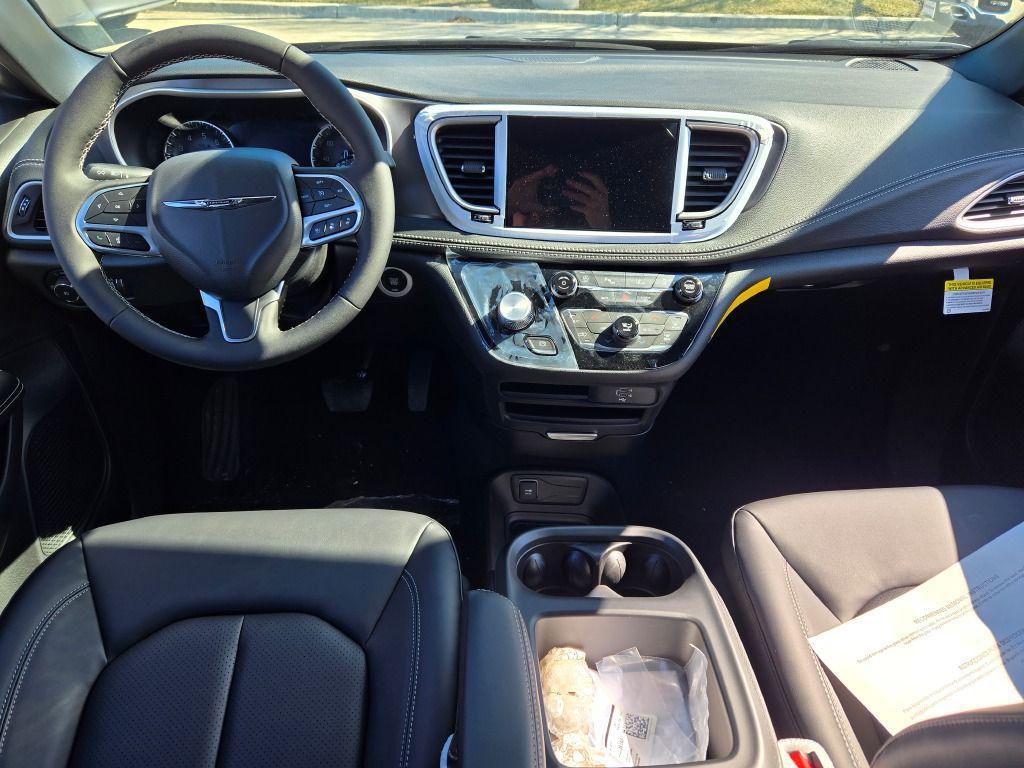 new 2026 Chrysler Pacifica car, priced at $38,816
