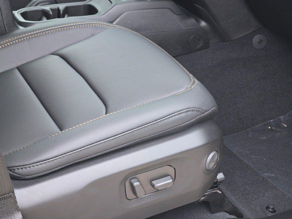 new 2026 Jeep Wrangler car, priced at $51,748