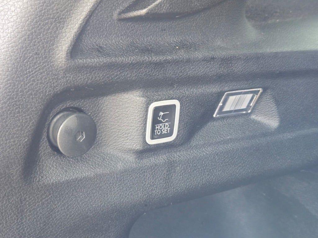 used 2024 Jeep Grand Cherokee L car, priced at $33,588