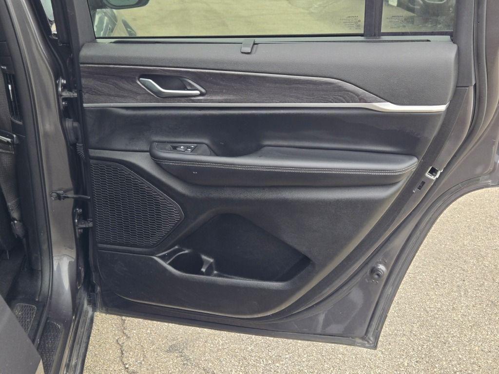 used 2024 Jeep Grand Cherokee L car, priced at $31,383